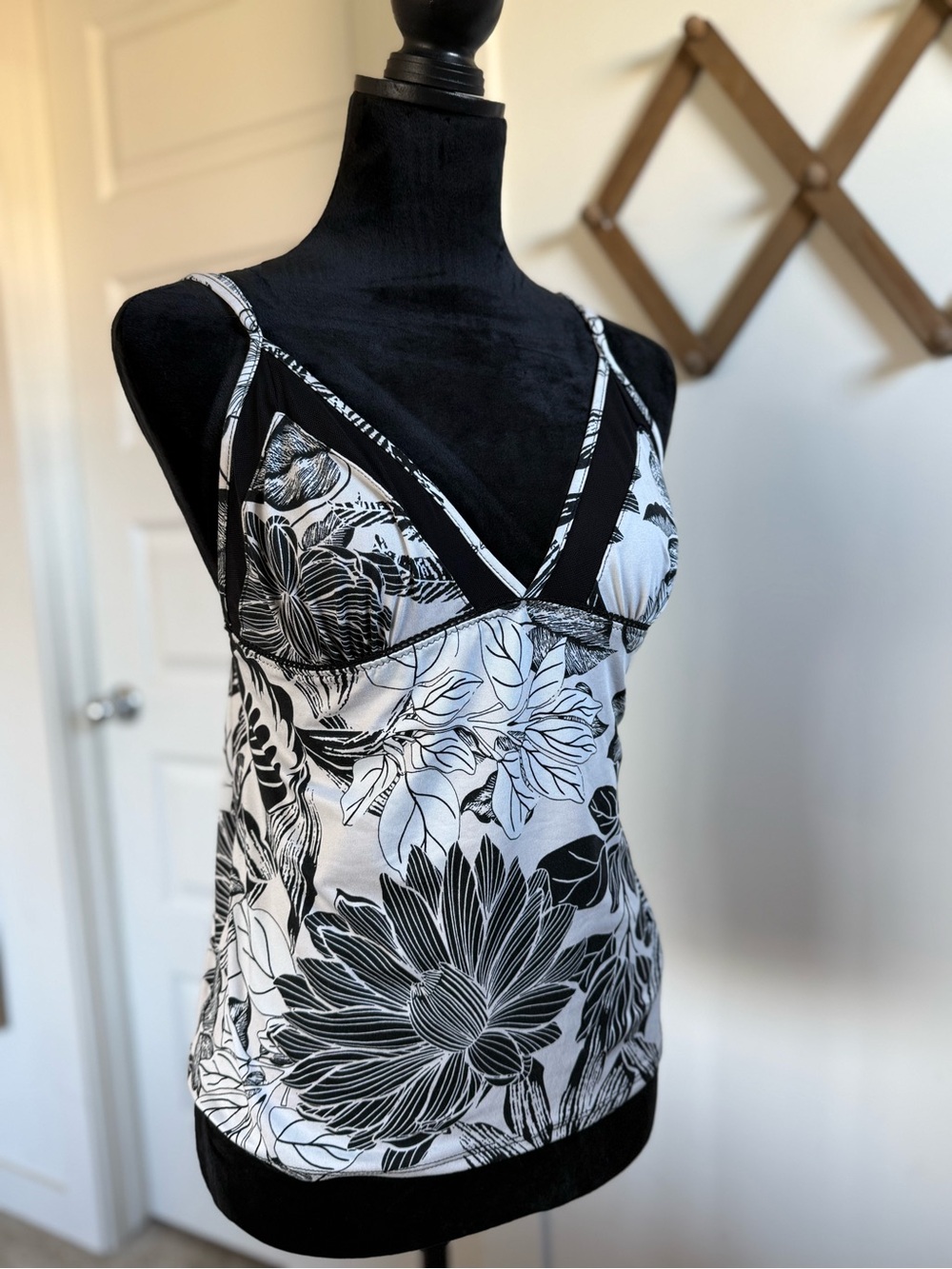 Linea Donatella Black & White Floral Lace Trim Camisole